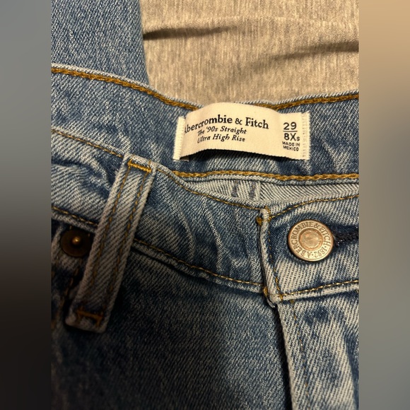 Abercrombie & Fitch The 90s Straight Ultra High Rise Jeans - Picture 6 of 8